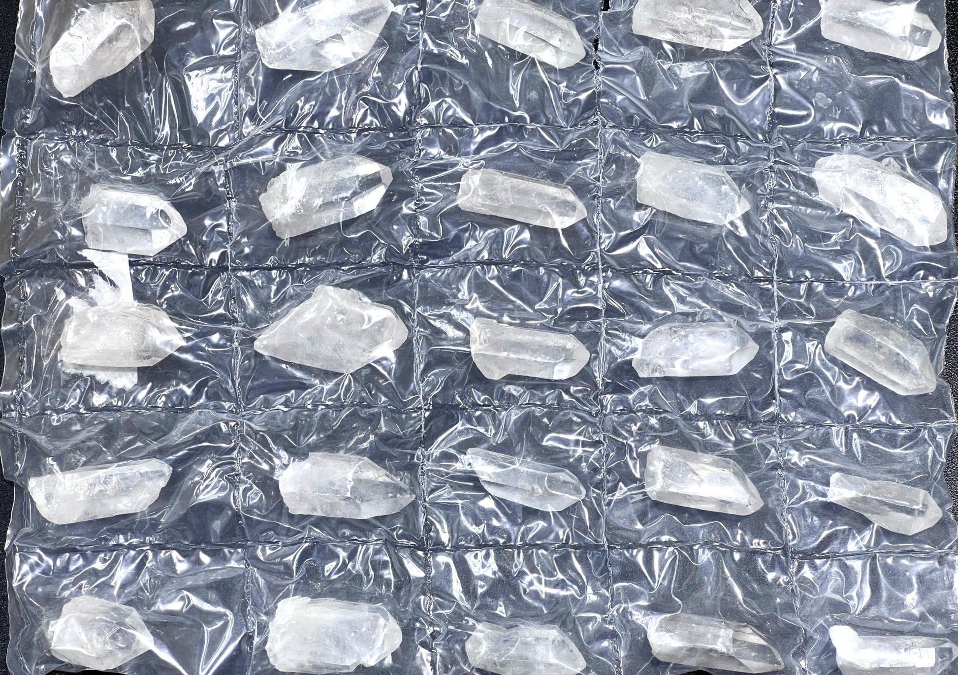 Clear Quartz Crystal Points (25 Pieces) Assorted Flat Pack Rough Raw Gemstones Bulk Wholesale - Solar Luxe Metaphysical Store